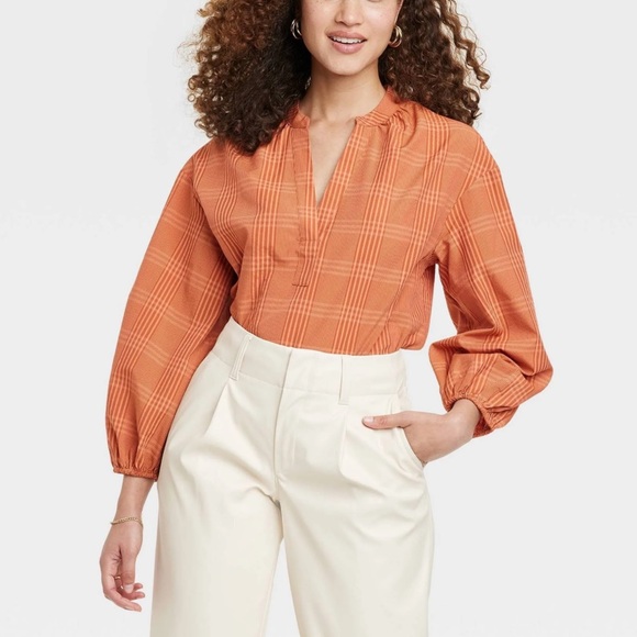 Balloon Sleeve Popover Blouse - Picture 4 of 4
